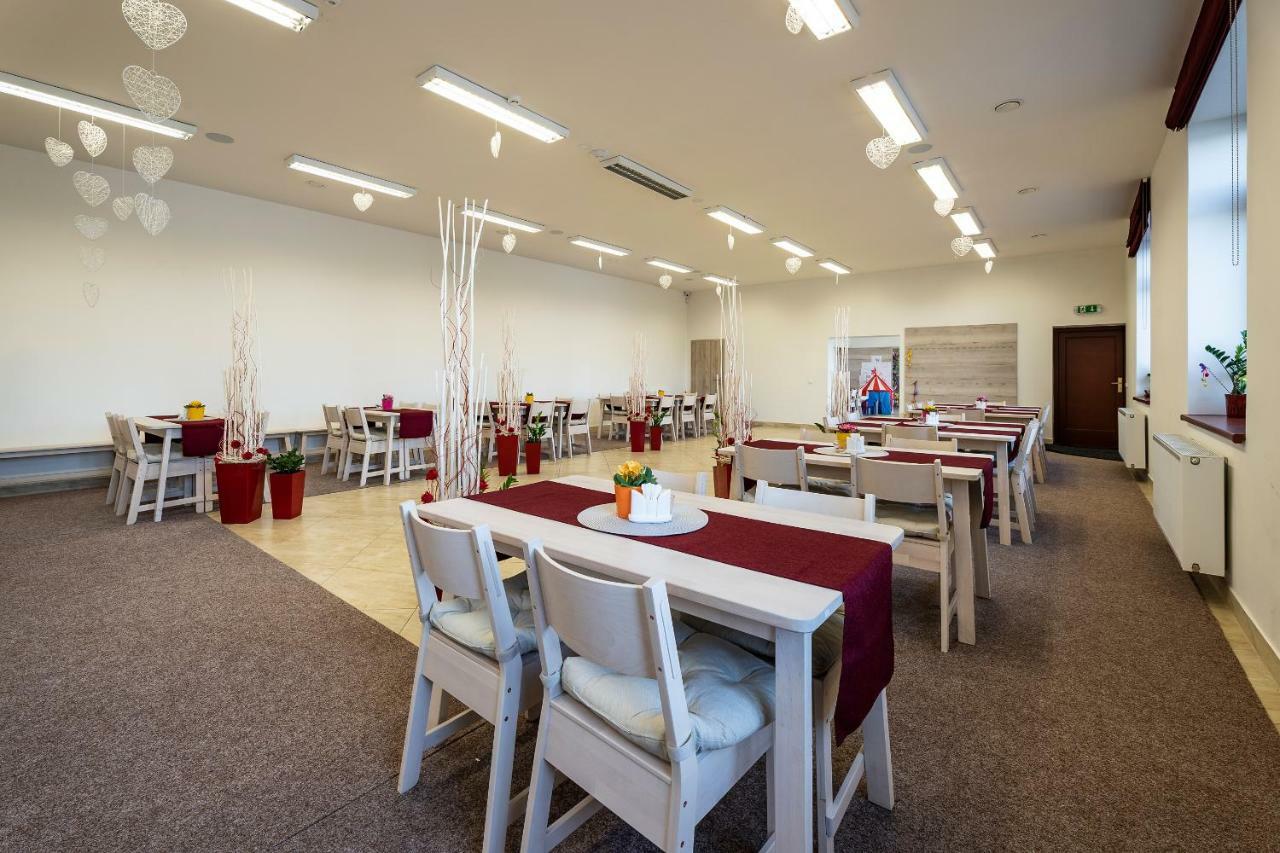 Hotel Zlechov Plumlov Kültér fotó